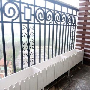Chậu composite PVC FOAM ứng dụng trồng hoa ban công